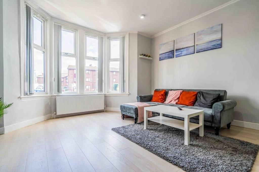 Beautiful Flat With Free Parking Appartement Birmingham Buitenkant foto